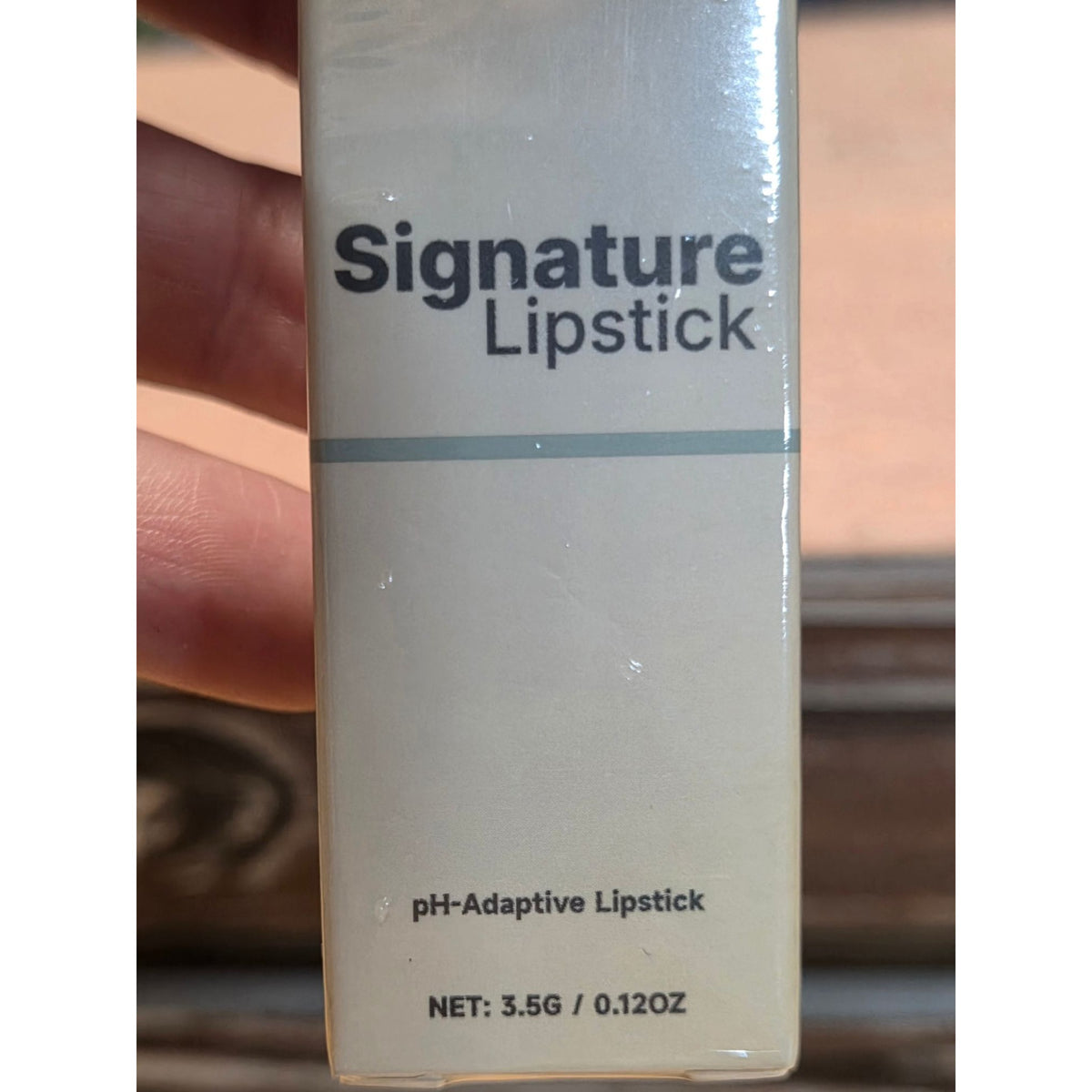 Areliaa Signature Lipstick pH-Adaptive Hydrating Long-Wearing Transfer-Proof